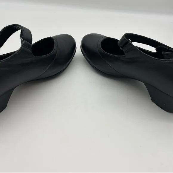 Aravon Portia Mary Jane Shoes