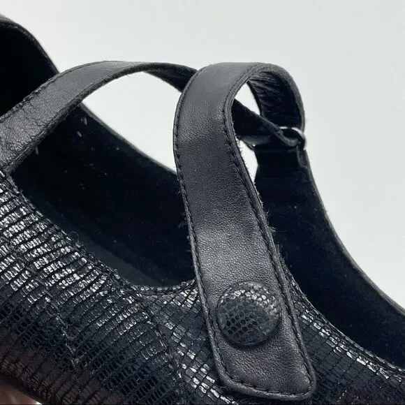 Aravon Portia Mary Jane Shoes