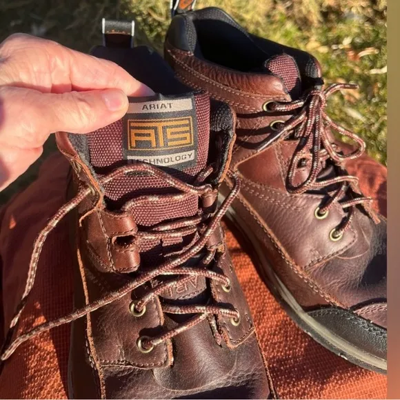 ARIAT ATS Technology mid-rise leather boots.Women's size 10 B. EUC