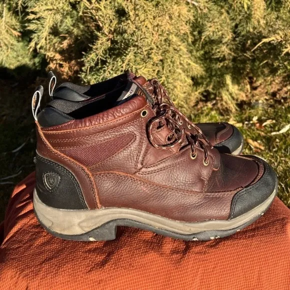 ARIAT ATS Technology mid-rise leather boots.Women's size 10 B. EUC