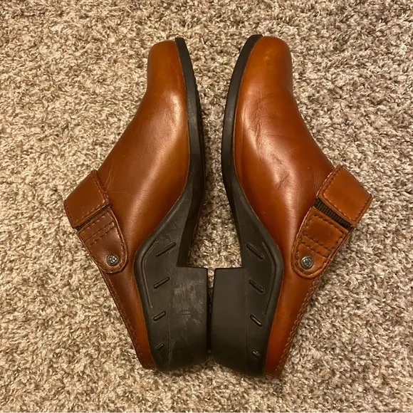 ARIAT Brown Mules Sandals Size 7