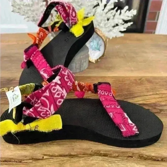 ARIZONA LOVE Trekky Bandana Mixed Fushia Sandal ~ size 40 ~ NEW!!