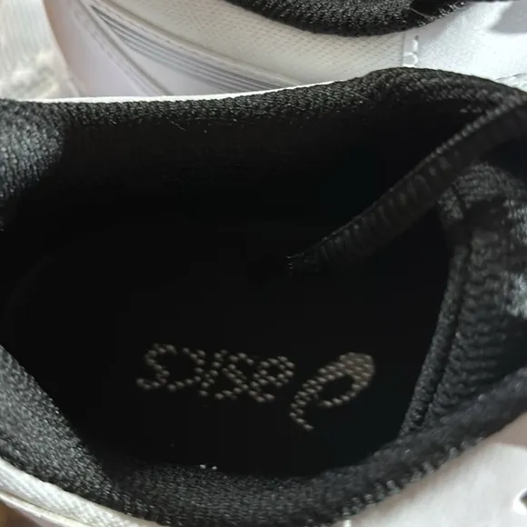 ASICS White and Black Athletic Shoes with Breathable Mesh
