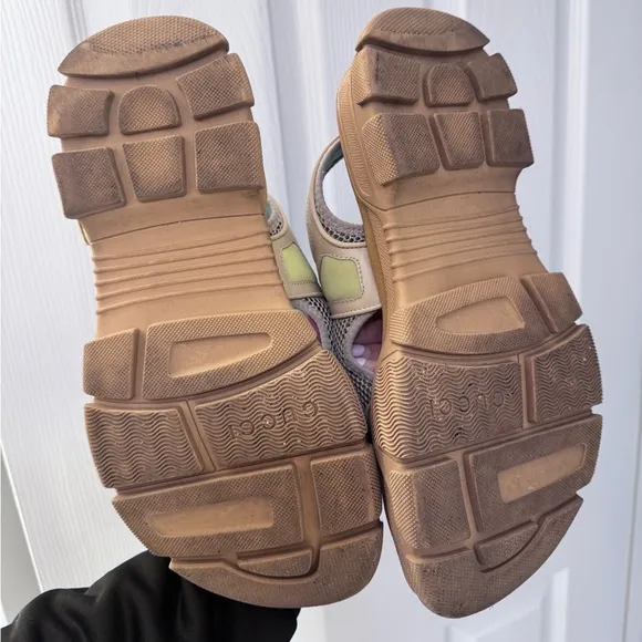 Authentic Gucci Aguru Leather/Mesh Sandals in Tan W Sz42-43