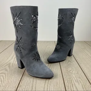 Avec Les Filles A Story Told by Joyce Azria Nikita Star Moon Boots 6M Gray