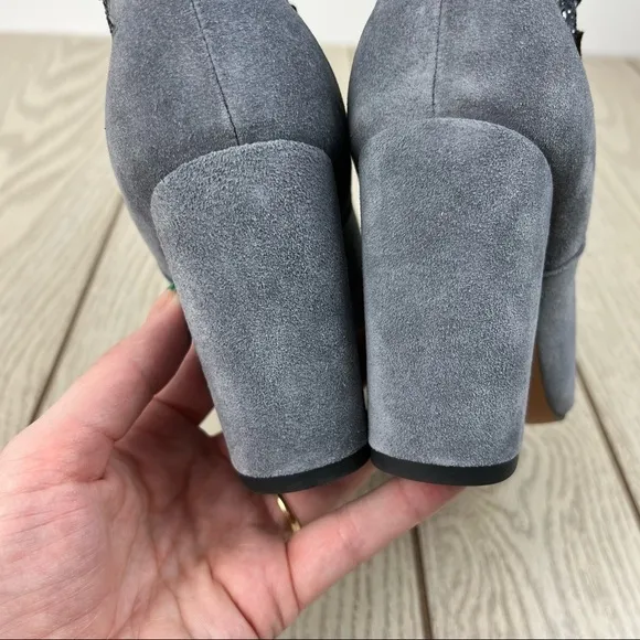 Avec Les Filles A Story Told by Joyce Azria Nikita Star Moon Boots 6M Gray