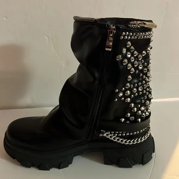 Azalea Wang black boots w/silver chains, faux rhinestones and studs, size 9 / 40