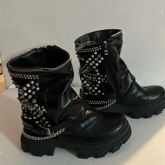 Azalea Wang black boots w/silver chains, faux rhinestones and studs, size 9 / 40