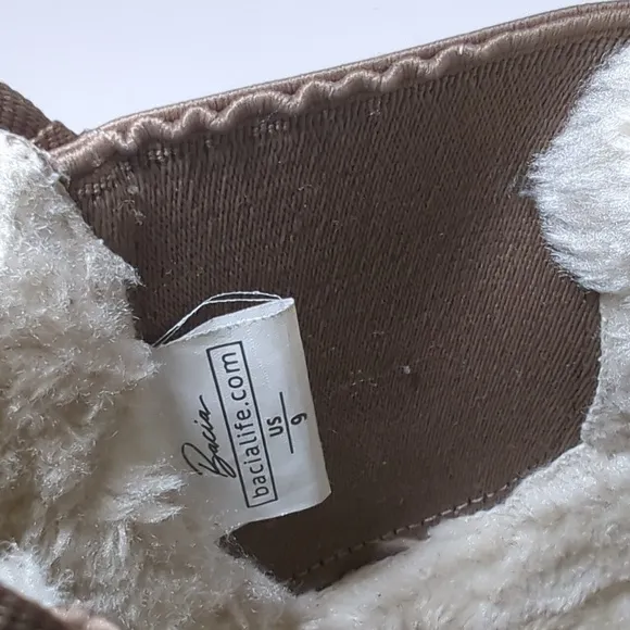 Bacia Slip On Fur Lined Faux Suede Ankle Platform Boots Size 9