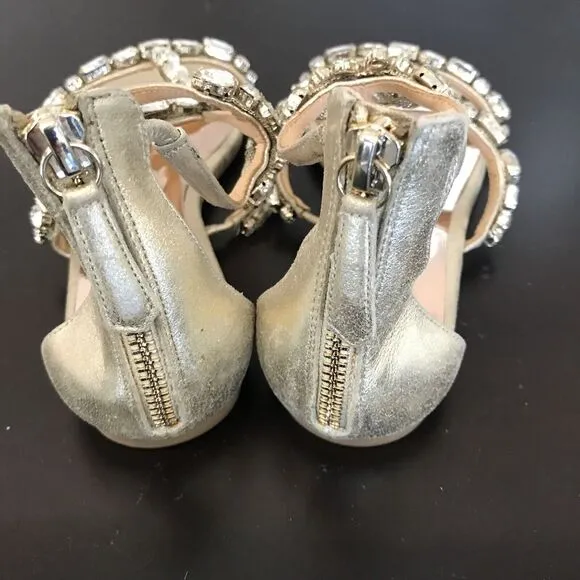 Badgley Mischka Gold Metallic Leather Crystal Jeweled Flat Sandal Shoes Women 5