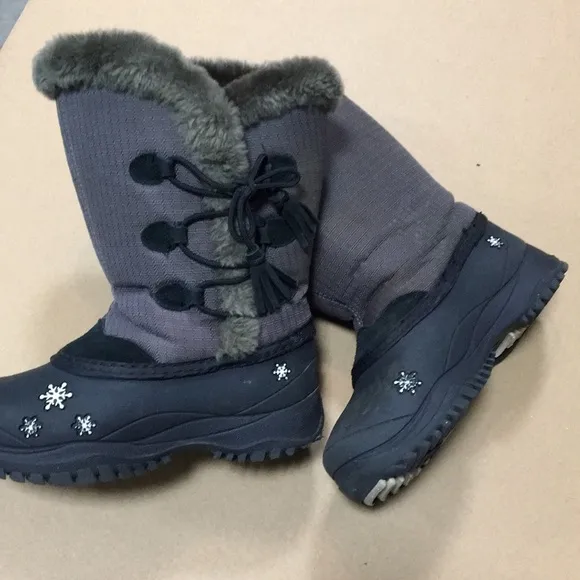 Baffin Cadee Youth Snowflake Design snow winter Boots side tarsels size 12