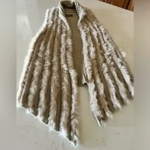 BAGATELLE COLLECTION FUR VEST (M); tan / light brown, knit with rabbit fur