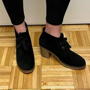 Barneys New York Suede Lace Up Ankle Boots Size 9