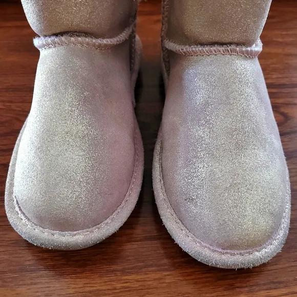 BEARPAW Elle Exotic Pink Glitter Youth Boots - Size 5 - EUC