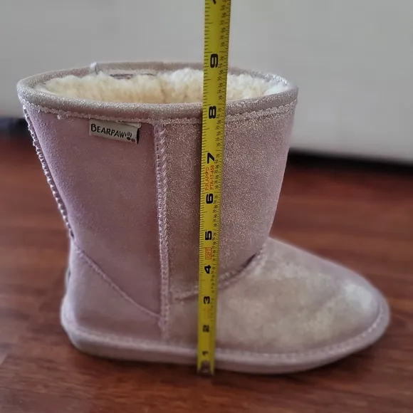 BEARPAW Elle Exotic Pink Glitter Youth Boots - Size 5 - EUC