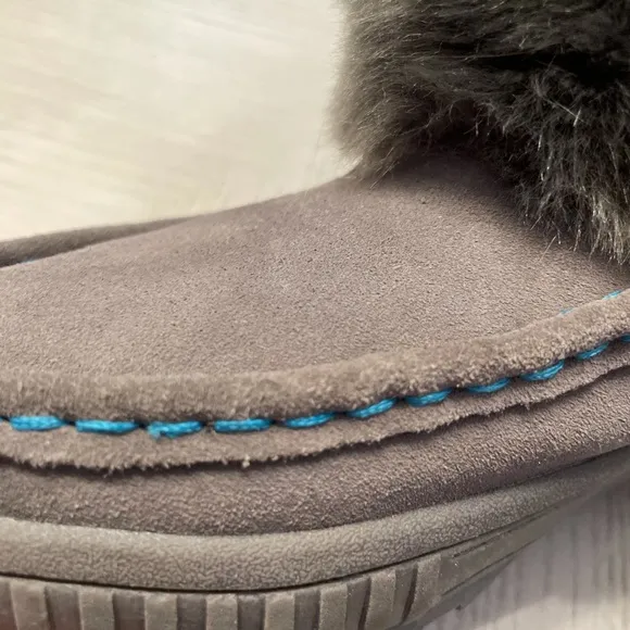 Bearpaw Furry Boots Kids Sz 3