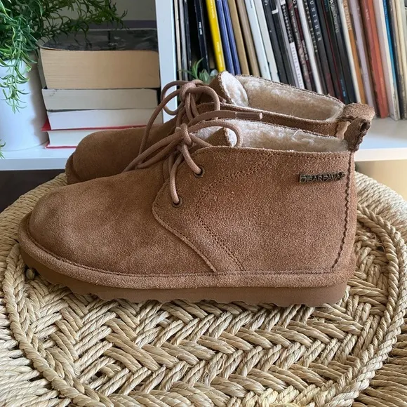 Bearpaw Skye Tan Suede Shearling Lined Lace Up Ankle Boots NWOB