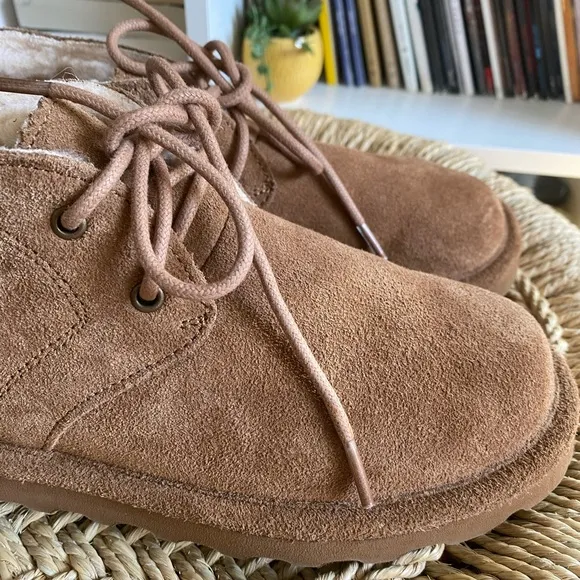Bearpaw Skye Tan Suede Shearling Lined Lace Up Ankle Boots NWOB