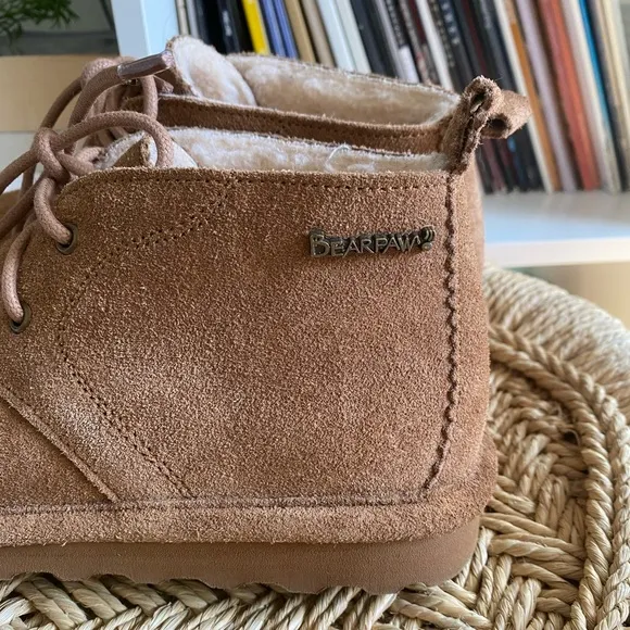 Bearpaw Skye Tan Suede Shearling Lined Lace Up Ankle Boots NWOB
