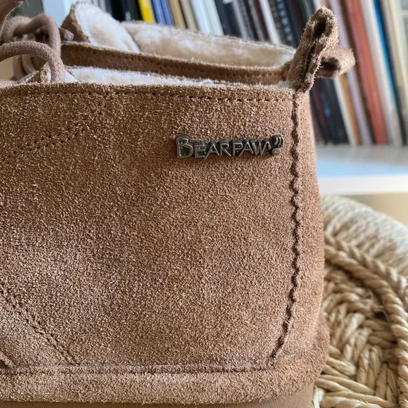Bearpaw Skye Tan Suede Shearling Lined Lace Up Ankle Boots NWOB