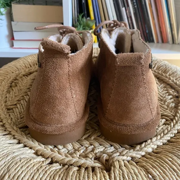 Bearpaw Skye Tan Suede Shearling Lined Lace Up Ankle Boots NWOB