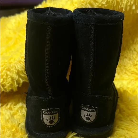 Bearpaw 🐻 Suede Boots