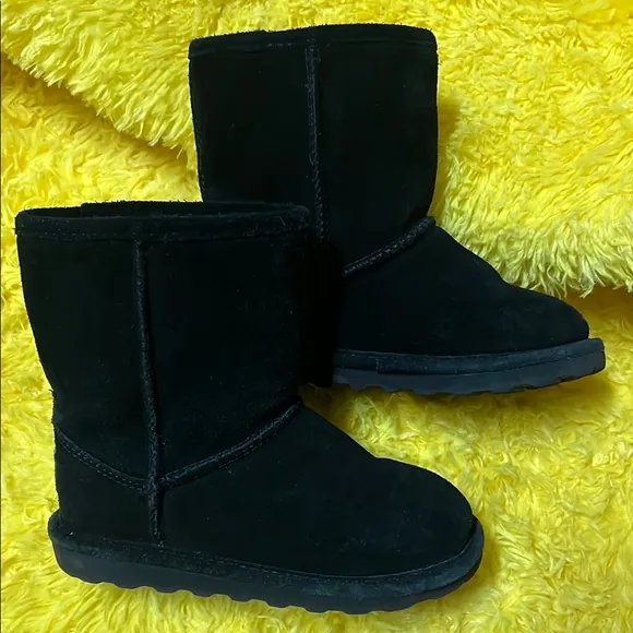 Bearpaw 🐻 Suede Boots