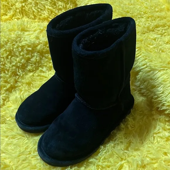Bearpaw 🐻 Suede Boots