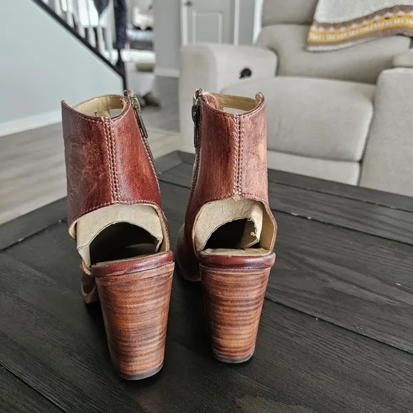 BedStu Occam Sandals In Teak Driftwood