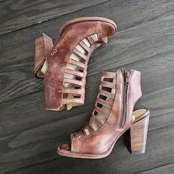 BedStu Occam Sandals In Teak Driftwood