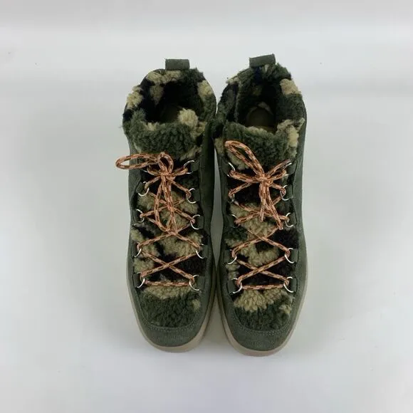 Bernardo Dana Green Suede Ankle Boots Lace Up Camo Faux Fur Lined Womens 6.5