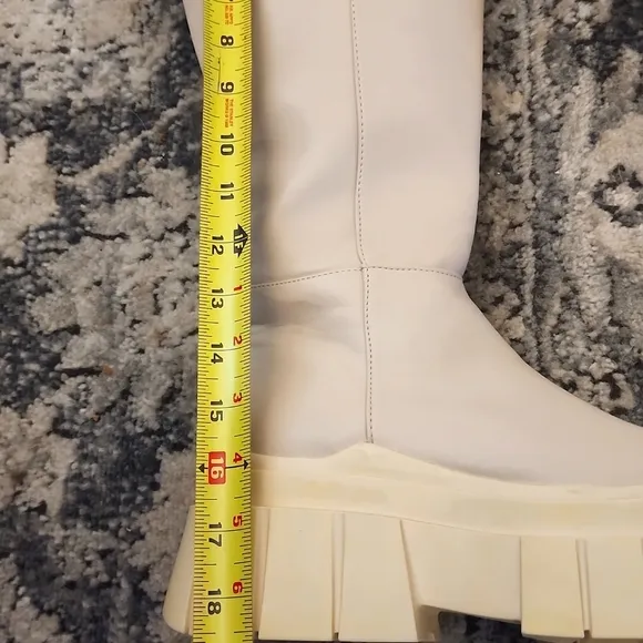 Bershka Cream Knee-High Lug Boots Women's Size 6(US) 37(EU)