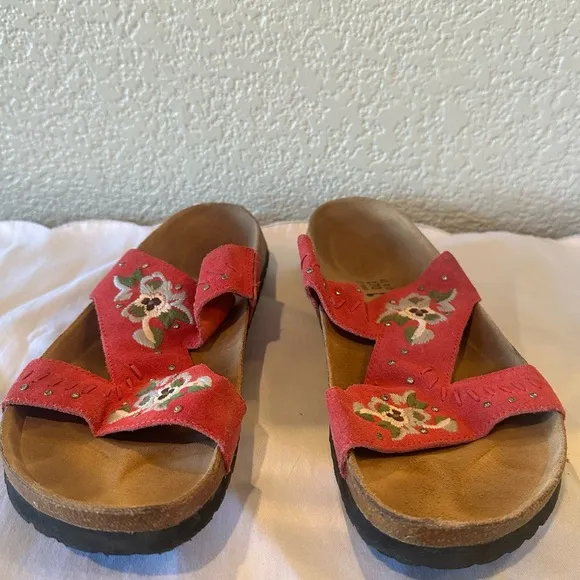 Betula by Birkenstock Zara Pink Embroidered Floral Slide Sandals