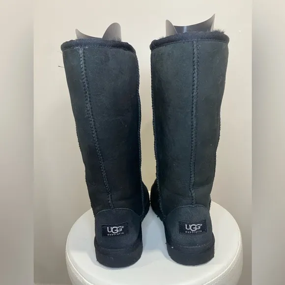 Big girl UGG Classic II Tall Boot