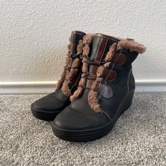 Bionica Wedge Boots Womens Sz 8.5 W Genova Black Nubuck Leather Brown Faux Fur