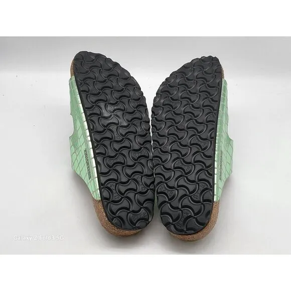 Birkenstock  Arizona Gator Gleam Two Strap Womens Ocean Breeze Sandals Size 7