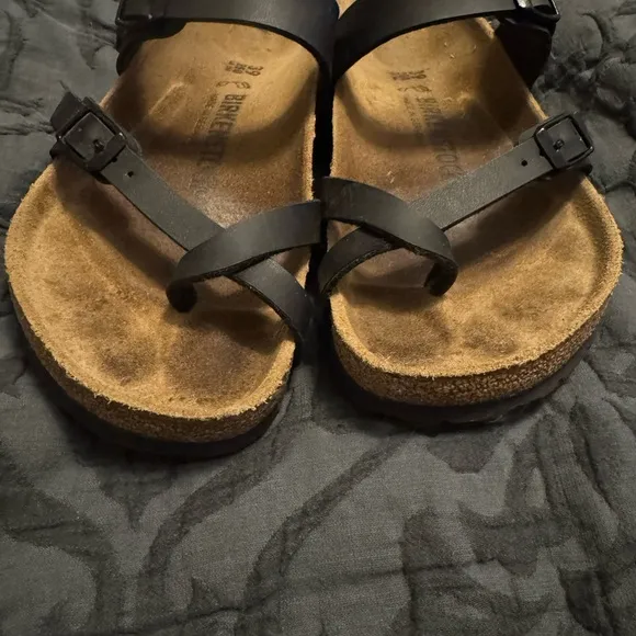 Birkenstock Sandals..like new.. great condition ! Size 39( women’s 8 -8.5)
