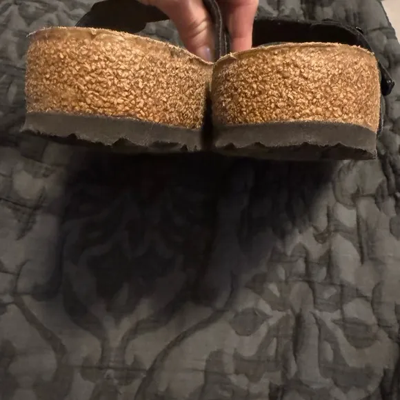 Birkenstock Sandals..like new.. great condition ! Size 39( women’s 8 -8.5)