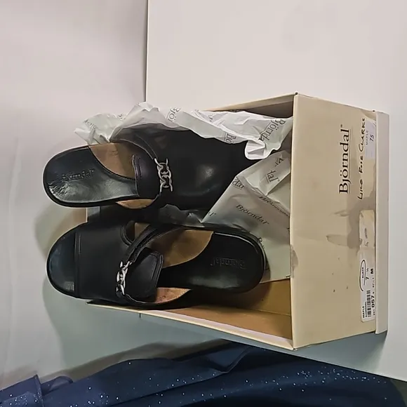 Bjorndal &quot;Maple&quot; Leather Sandals Sz 7.5 NIB