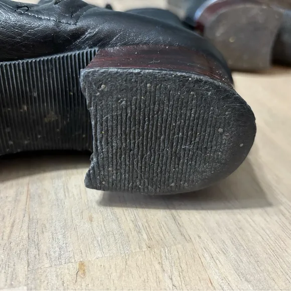 Black Leather Ankle Boots with White Stitching size 7B