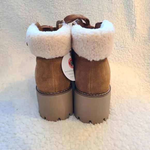 Blondo - NWT - waterproof leather ankle boots