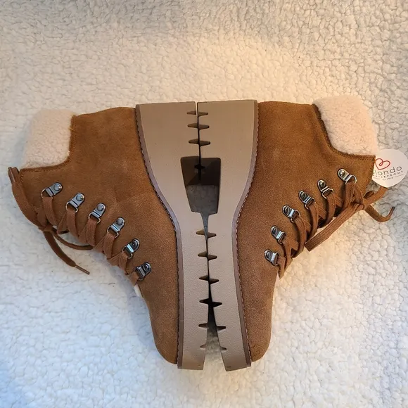 Blondo - NWT - waterproof leather ankle boots