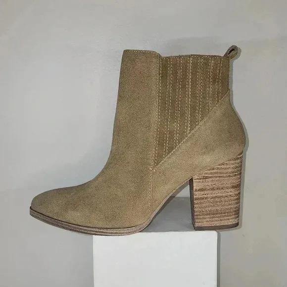 Blondo Reese waterproof size 8.5 ankle boot in taupe suede nwob