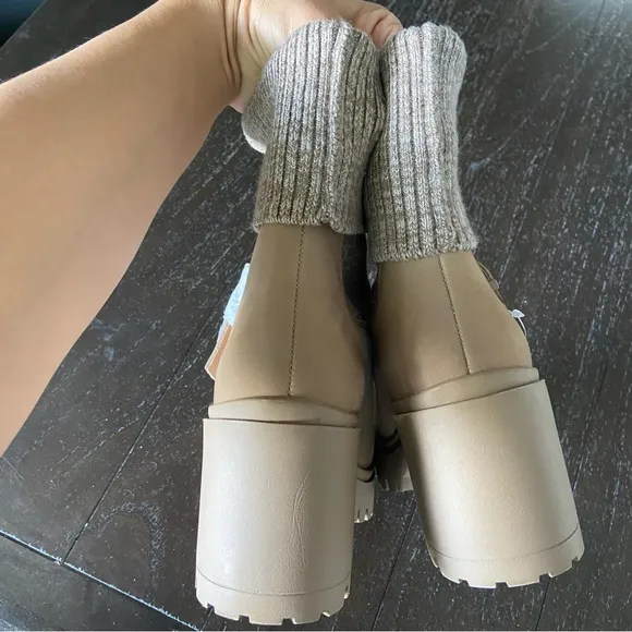 Blondo Women's Roary Waterproof Ankle Boots Lug Sole‎ Sand Size 7M NWOT Nubuck