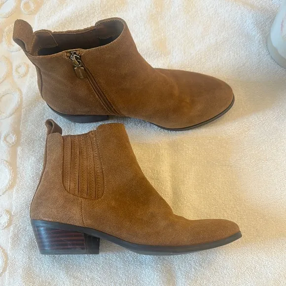 Blondo x Zappos Brown suede waterproof heel ankle bootie women size 7