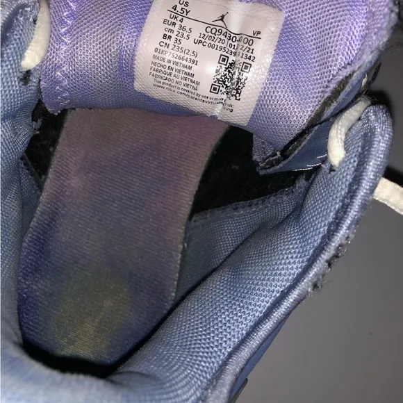Blue and Purple Athletic Shoes with Breathable Design