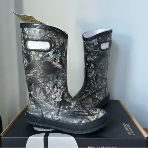 BOGS Bloom kids rubber boots plush lining with handle in mossy oaks size 2 NEW