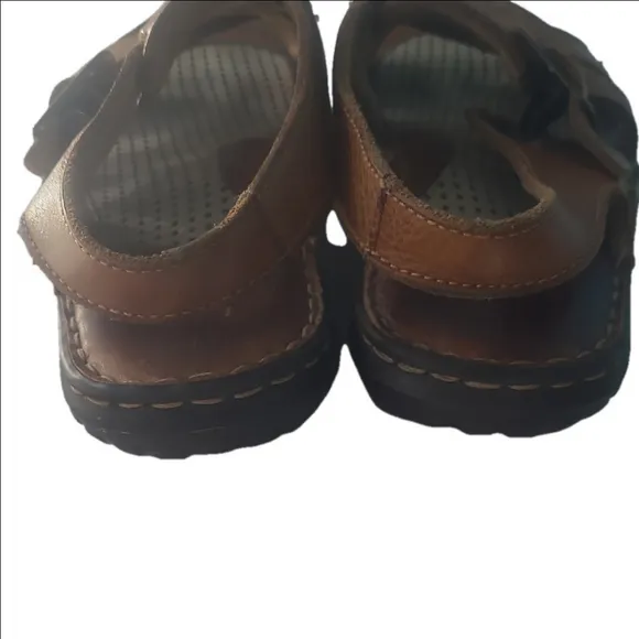 Born Brown Sandals with Comfortable Leather Straps b9