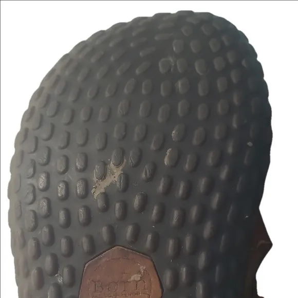 Born Brown Sandals with Comfortable Leather Straps b9