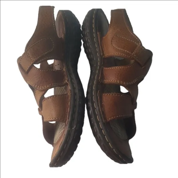 Born Brown Sandals with Comfortable Leather Straps b9